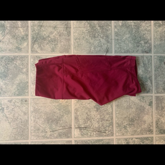 Yogalicious biker shorts size small - Picture 3 of 3